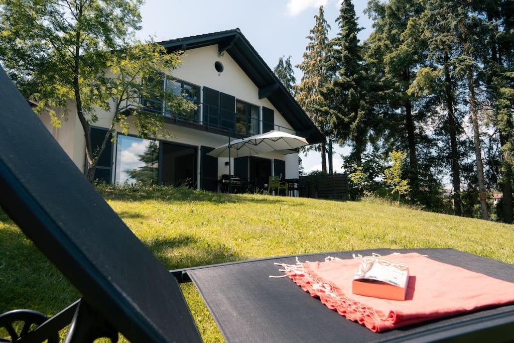 Eifel21 - Stilvolles Haus In Der Vulkaneifel Bleckhausen Eksteriør bilde